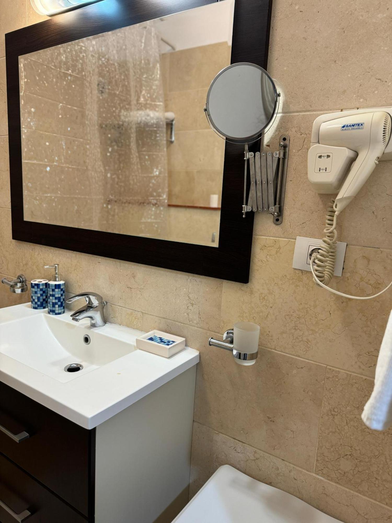 Hotel Phoenicia Baneasa